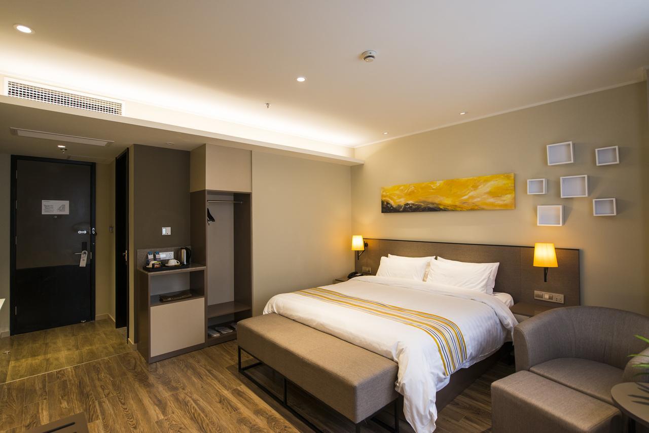 Home Inns Plus Shanghai Xujiahui Branch Exterior foto